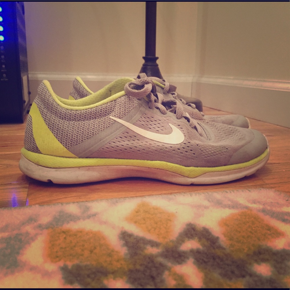 Nike in season 5 sneaker